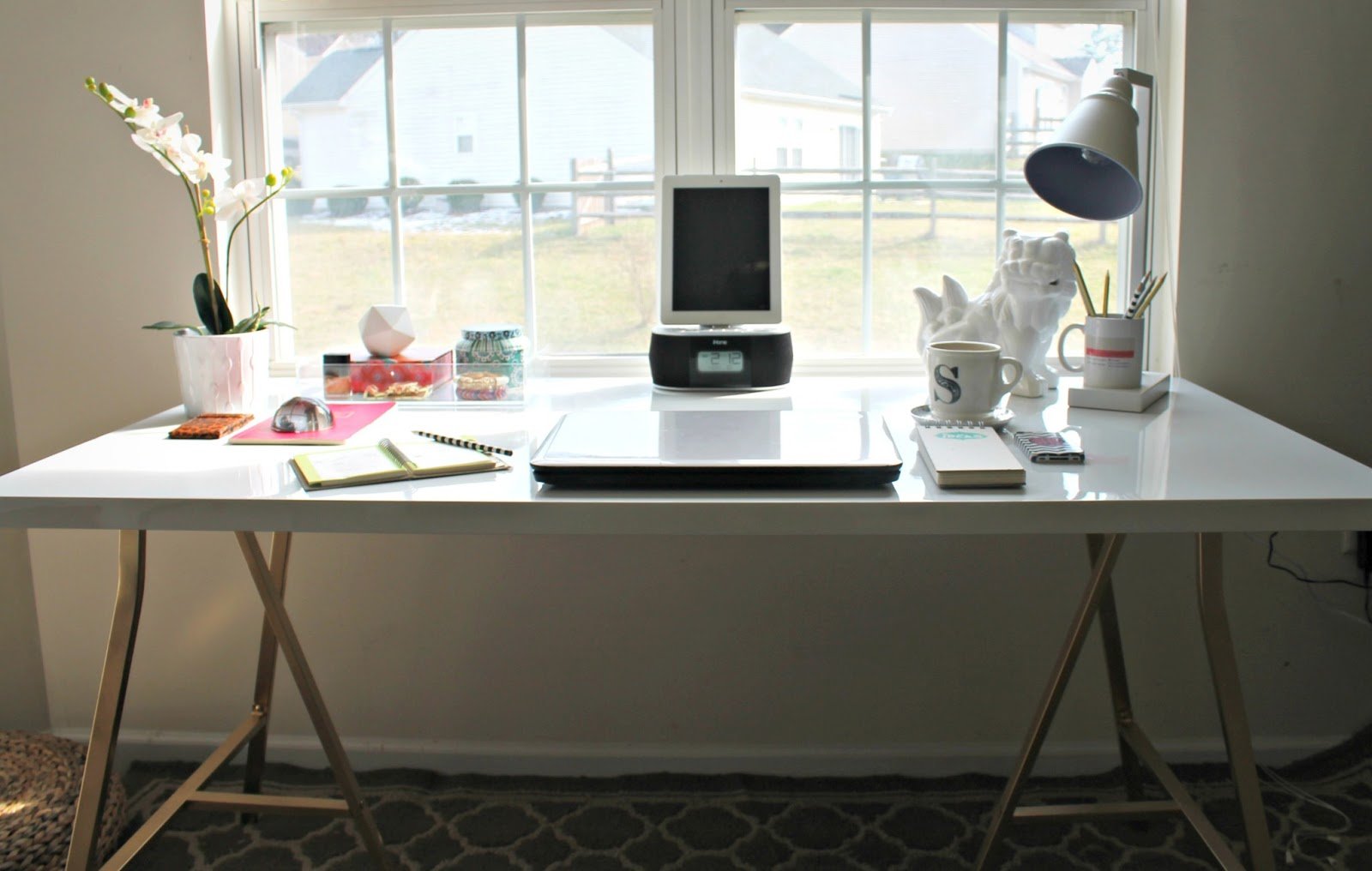 Awesome Ikea Hack of the Week: Build your own modern desk for under $50!